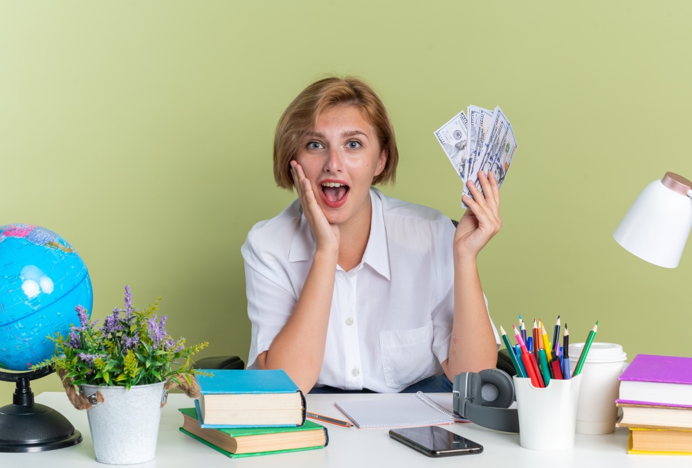 Bonus Akhir Tahun Cair? Begini Cara Mengaturnya dengan Bijak!